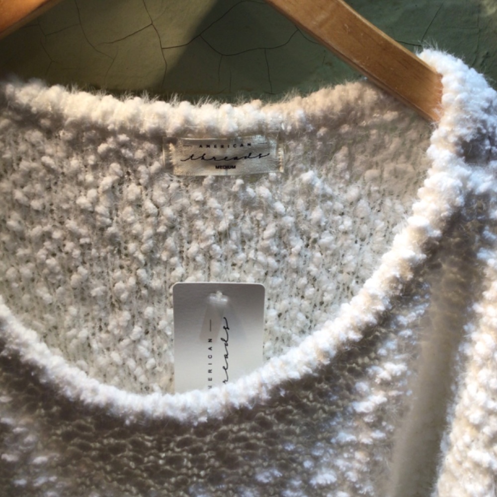 American Threads pullover - Picture 3 of 5